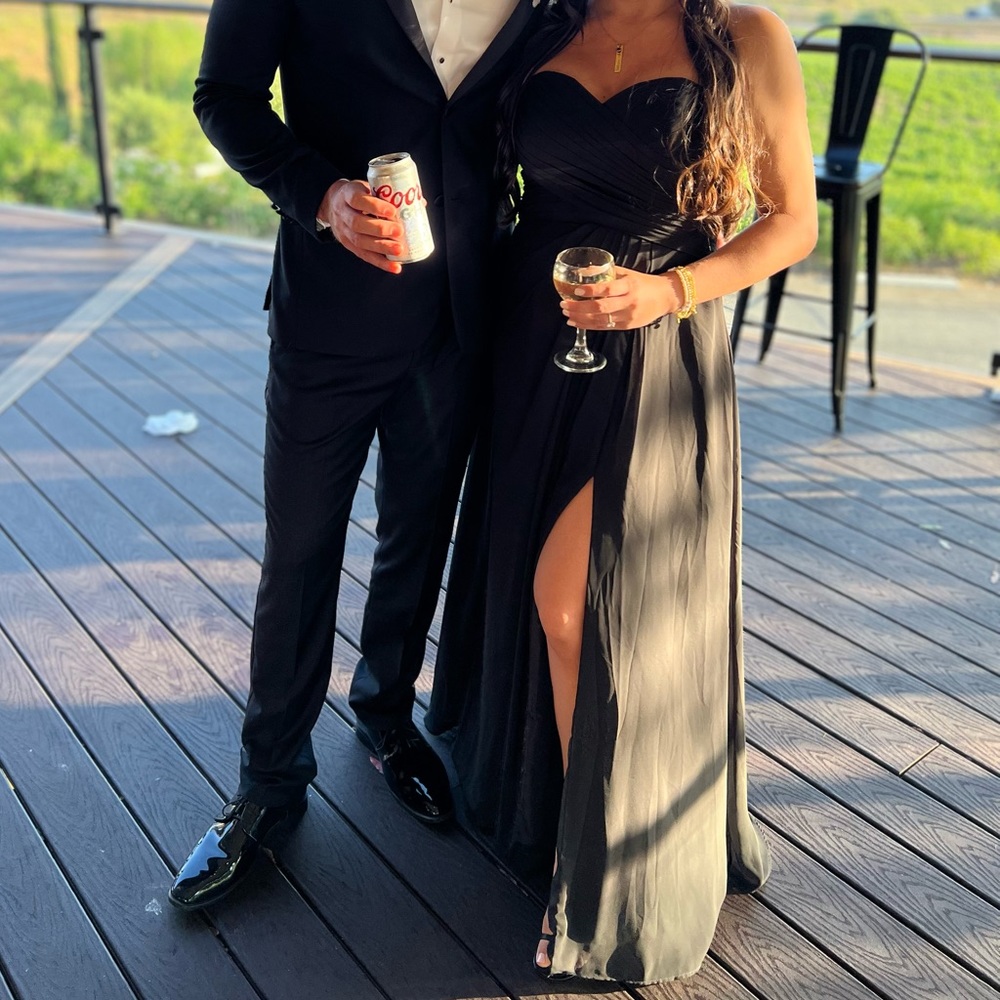 Black A-Line Sweetheart Neckline Chiffon Floor-Length Dress